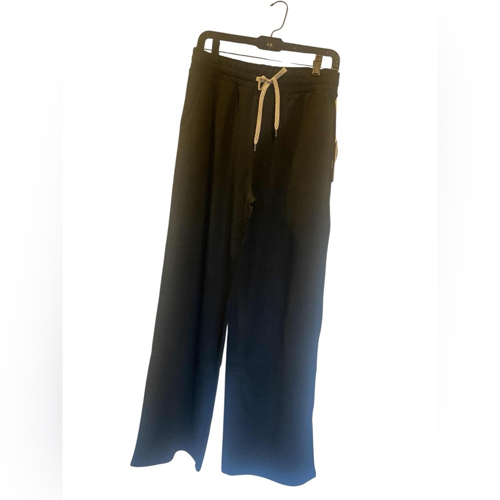 NWT Vuori halo essential wide leg BLACK HEATHER Size: M